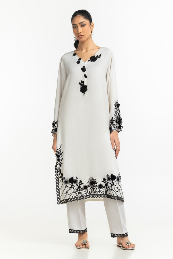 Ivory eclipse 3-PC (EMBROIDERED LAWN SUIT)