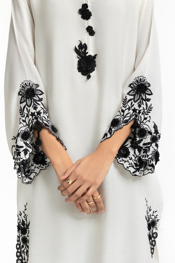 Ivory eclipse 3-PC (EMBROIDERED LAWN SUIT)